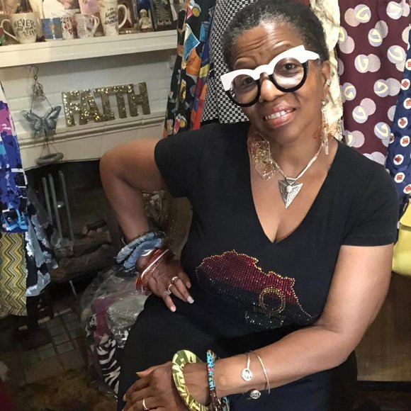 GooD VIBES LIVE - 12Dec2025 Halle-Bration/ Holiday Celebration, Gift Mall - Picture 11 of 16